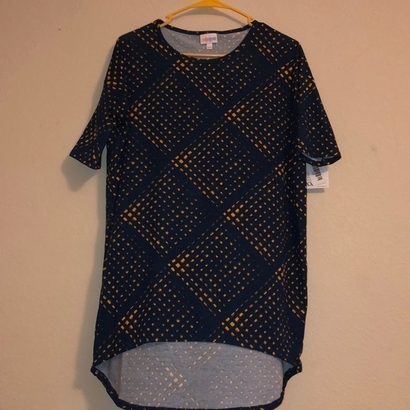 𝅺LULAROE XXS Irma top - Picture 1 of 4